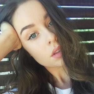 Meet your Posher, Alexandra